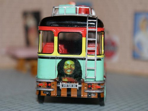 2401 - Car Bob Marley